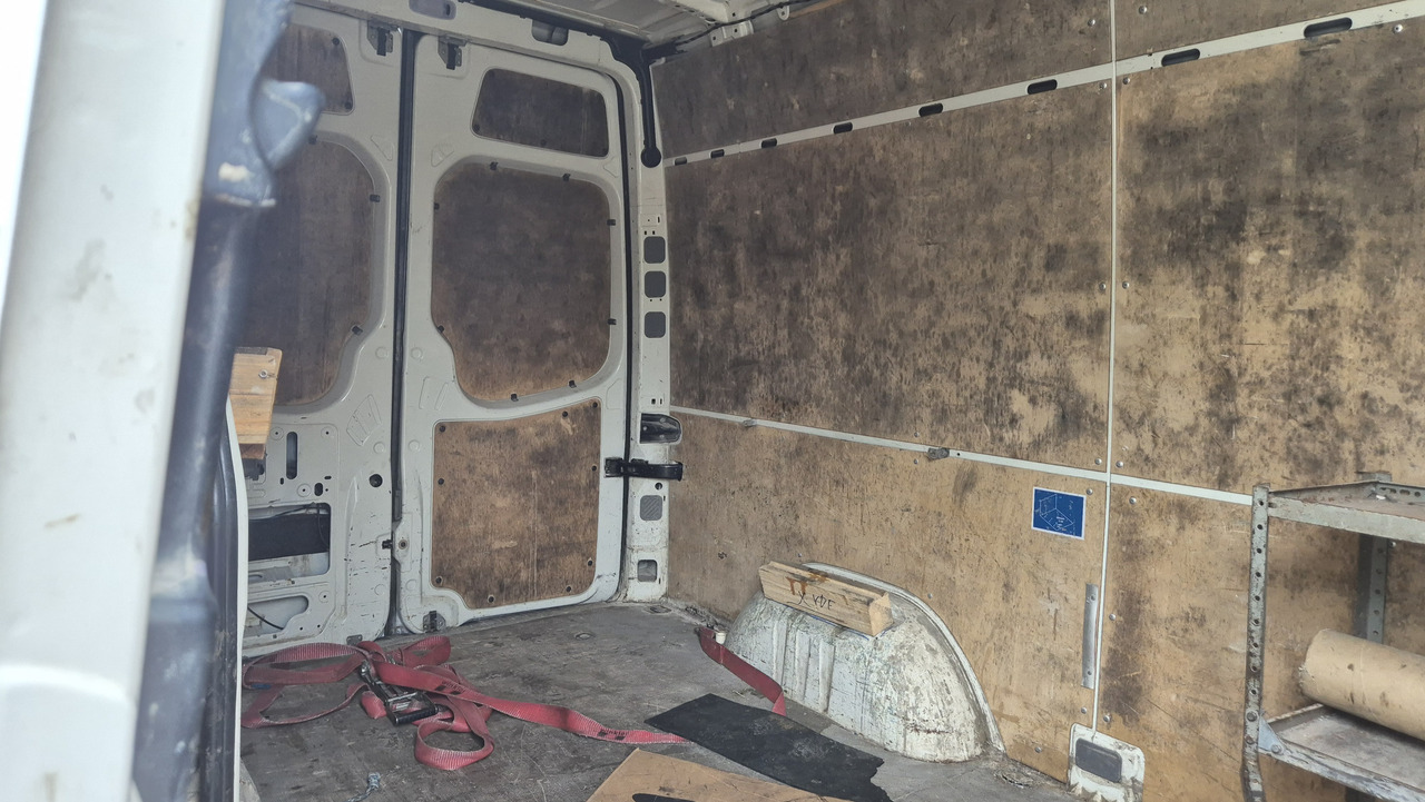 VW Crafter 2.5 Diesel Rost ja, technisch super, HU neu 01 2025 - Panel van: picture 5 VW Crafter 2.5 Diesel Rost ja, technisch super, HU neu 01 2025 - Panel van: picture 5