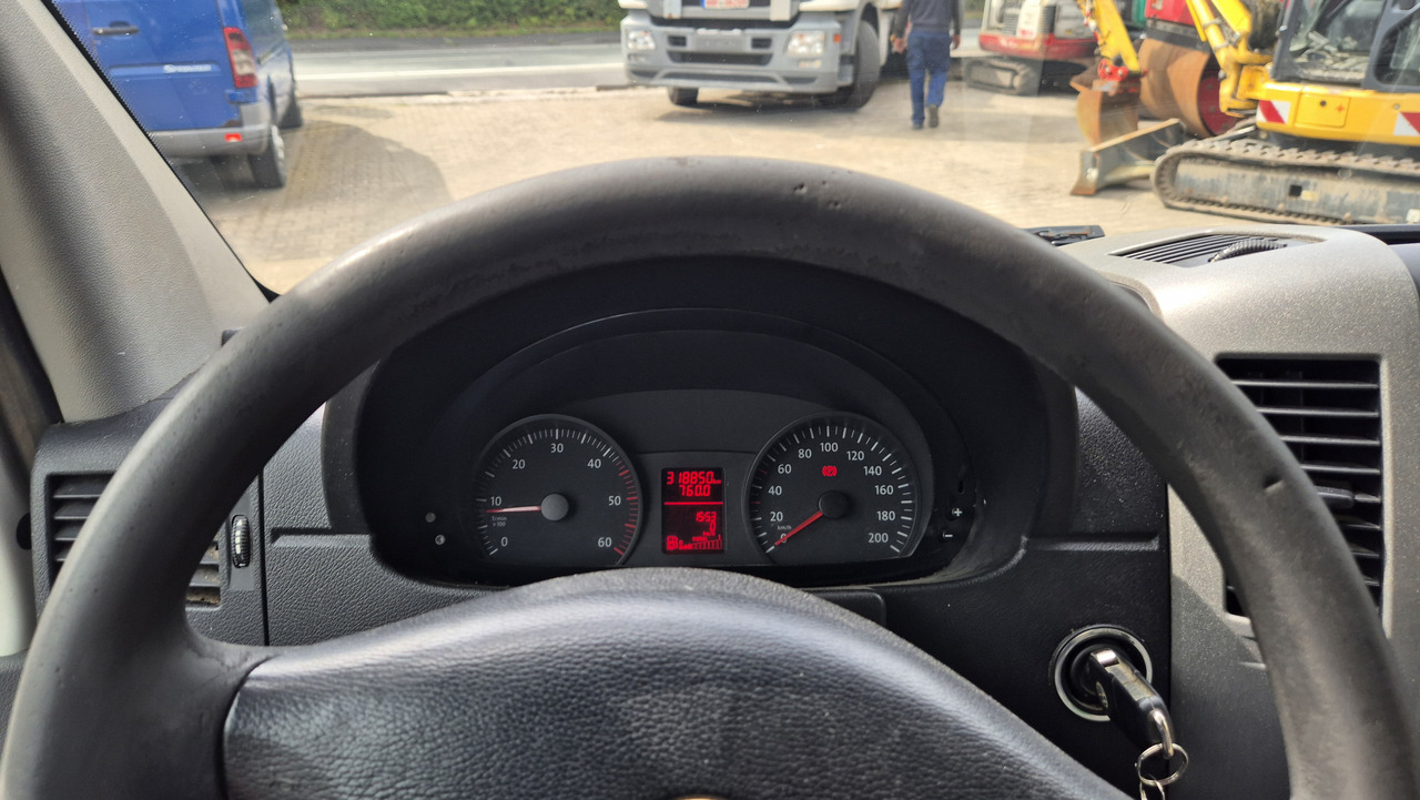 VW Crafter 2.5 Diesel Rost ja, technisch super, HU neu 01 2025 - Panel van: picture 3 VW Crafter 2.5 Diesel Rost ja, technisch super, HU neu 01 2025 - Panel van: picture 3