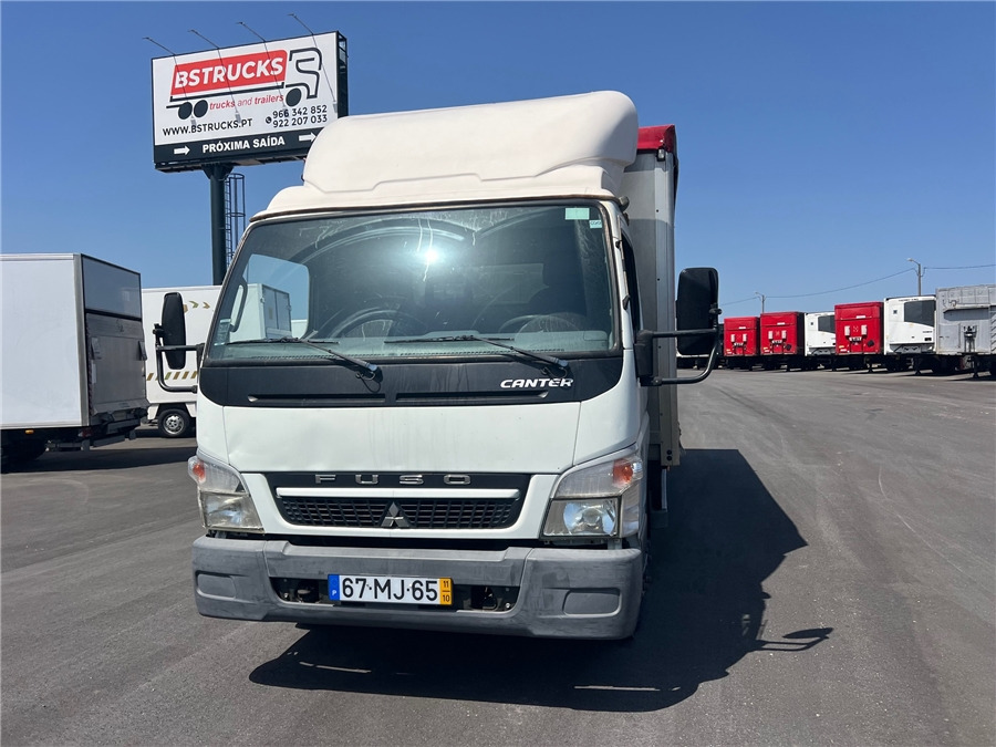 Mitsubishi 7C18 - Curtain side truck: picture 2 Mitsubishi 7C18 - Curtain side truck: picture 2