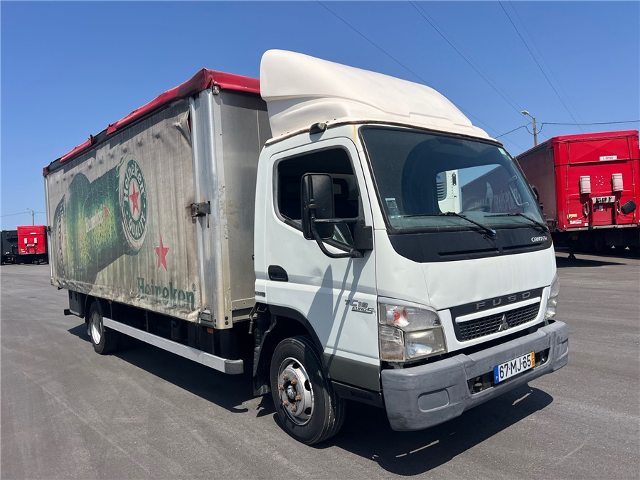 Mitsubishi 7C18 - Curtain side truck: picture 3 Mitsubishi 7C18 - Curtain side truck: picture 3