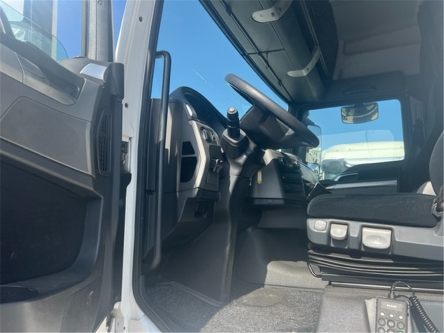MAN TGX 18.480/RETARDER/ - Tractor unit: picture 5 MAN TGX 18.480/RETARDER/ - Tractor unit: picture 5