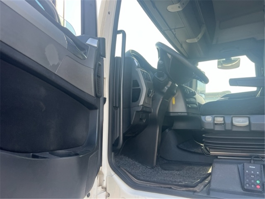 MAN TGX 18.480/RETARDER/ - Tractor unit: picture 5 MAN TGX 18.480/RETARDER/ - Tractor unit: picture 5