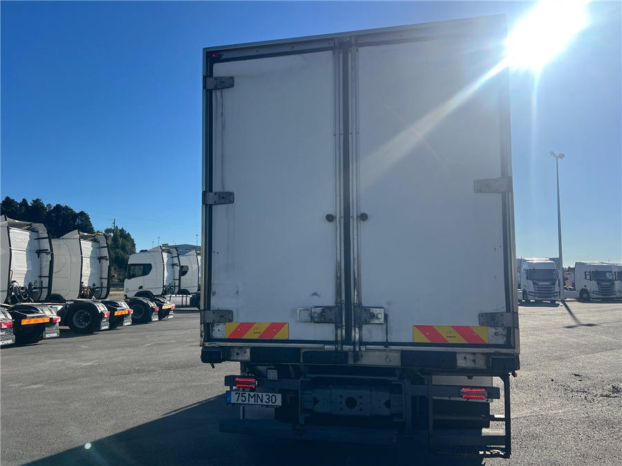 Volvo FM 9 - Refrigerated truck: picture 5 Volvo FM 9 - Refrigerated truck: picture 5
