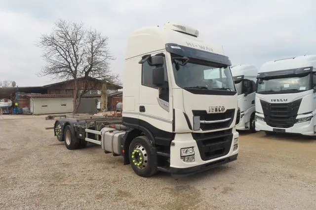 IVECO AS260S42 Y/FP - Cab chassis truck: picture 1 IVECO AS260S42 Y/FP - Cab chassis truck: picture 1