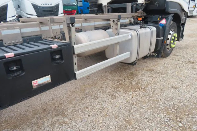 IVECO AS260S42 Y/FP - Cab chassis truck: picture 3 IVECO AS260S42 Y/FP - Cab chassis truck: picture 3