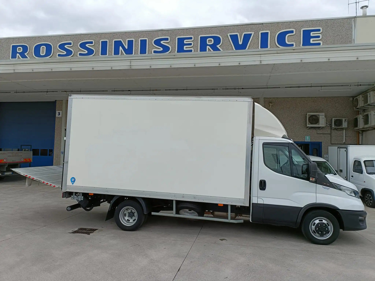 IVECO DAILY 35C16 3.0 - Closed box van: picture 4 IVECO DAILY 35C16 3.0 - Closed box van: picture 4