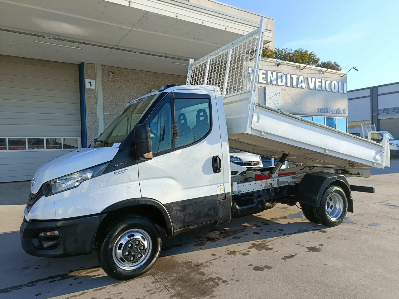 IVECO DAILY 35C16 CC 3.0 - Tipper van: picture 3 IVECO DAILY 35C16 CC 3.0 - Tipper van: picture 3