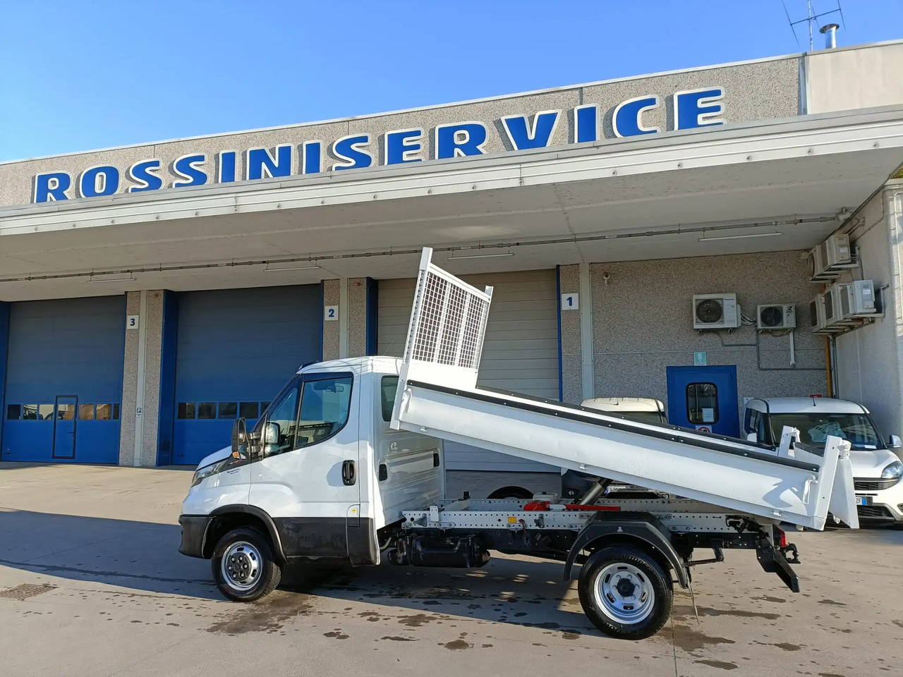 IVECO DAILY 35C16 CC 3.0 - Tipper van: picture 4 IVECO DAILY 35C16 CC 3.0 - Tipper van: picture 4