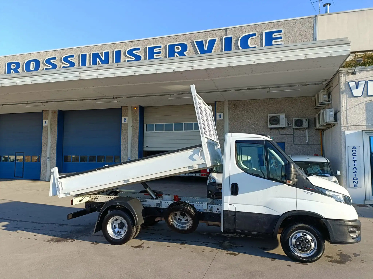 IVECO DAILY 35C16 CC 3.0 - Tipper van: picture 2 IVECO DAILY 35C16 CC 3.0 - Tipper van: picture 2