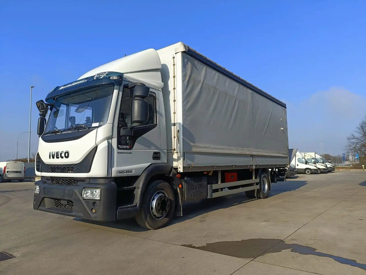 IVECO EUROCARGO 140E28P - Curtain side truck: picture 2 IVECO EUROCARGO 140E28P - Curtain side truck: picture 2