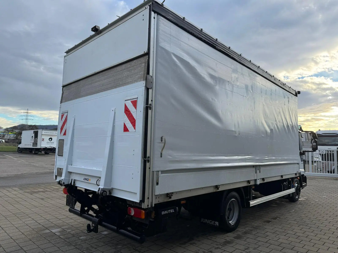 IVECO EUROCARGO 75E21 - Curtain side truck: picture 2 IVECO EUROCARGO 75E21 - Curtain side truck: picture 2