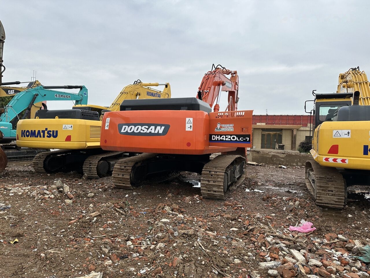 Doosan DH420 - Crawler excavator: picture 2 Doosan DH420 - Crawler excavator: picture 2
