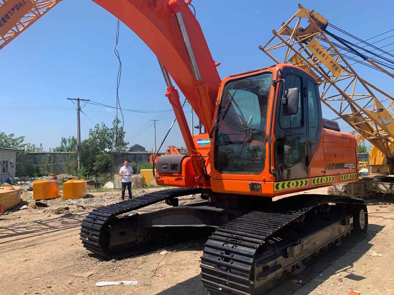 Doosan DX300 - Crawler excavator: picture 1 Doosan DX300 - Crawler excavator: picture 1