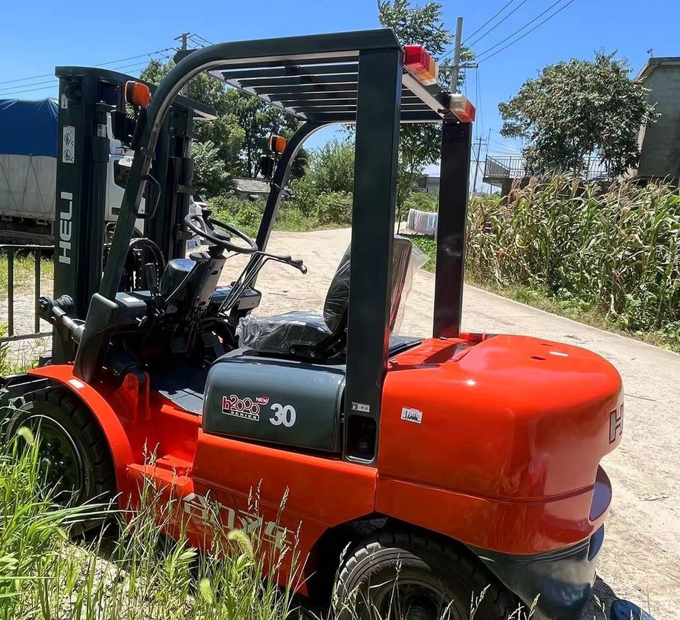 Heli K30 - Diesel forklift: picture 3 Heli K30 - Diesel forklift: picture 3