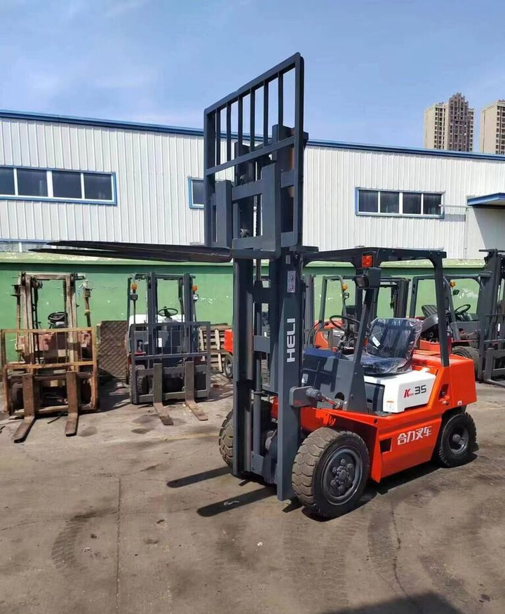 Heli K35 - Diesel forklift: picture 2 Heli K35 - Diesel forklift: picture 2