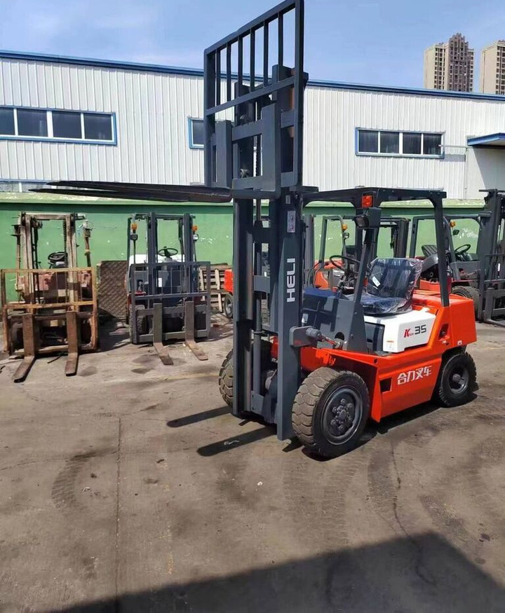 Heli K35 - Diesel forklift: picture 3 Heli K35 - Diesel forklift: picture 3