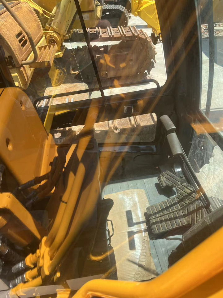 Hyundai R80-7 - Mini excavator: picture 1 Hyundai R80-7 - Mini excavator: picture 1