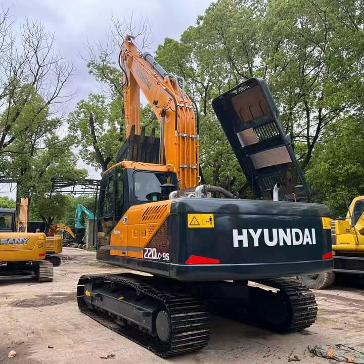 Hyundai Robex 220 LC-9S - Crawler excavator: picture 4 Hyundai Robex 220 LC-9S - Crawler excavator: picture 4