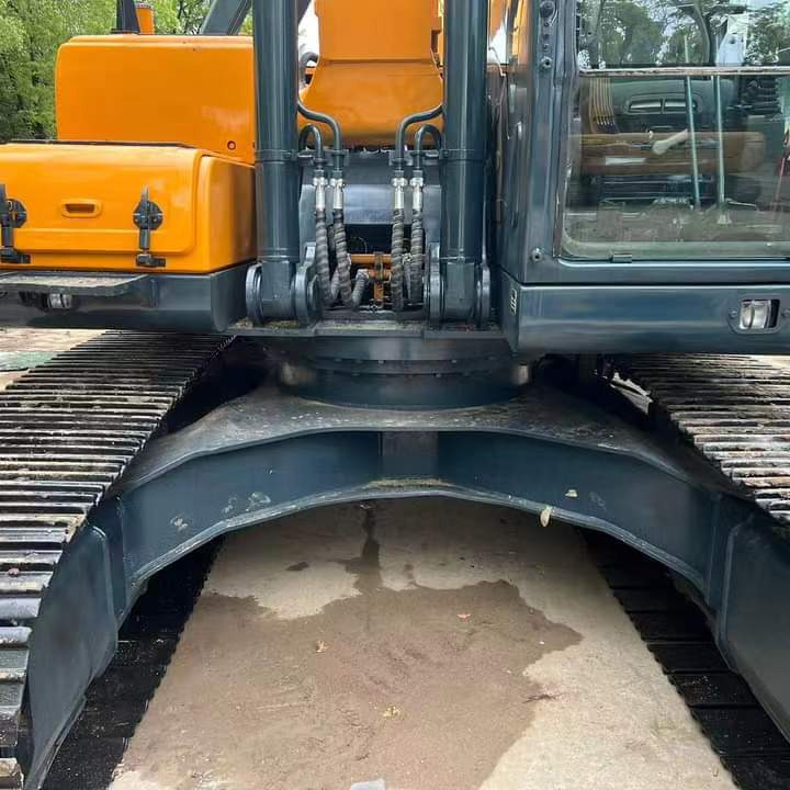 Hyundai Robex 220 LC-9S - Crawler excavator: picture 3 Hyundai Robex 220 LC-9S - Crawler excavator: picture 3