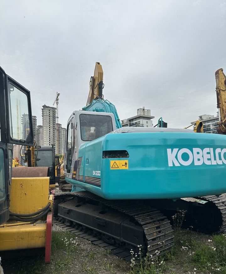 Kobelco SK200 - Crawler excavator: picture 1 Kobelco SK200 - Crawler excavator: picture 1