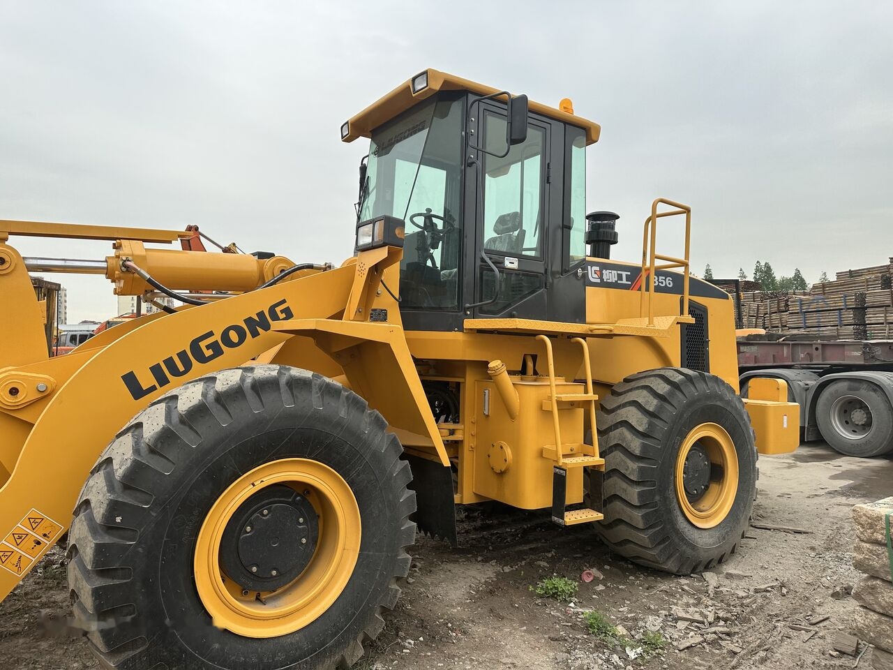 LiuGong CLG 856 - Wheel loader: picture 3 LiuGong CLG 856 - Wheel loader: picture 3
