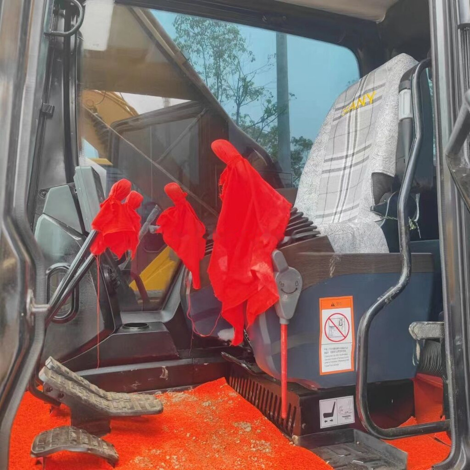 Sany SY215C - Crawler excavator: picture 2 Sany SY215C - Crawler excavator: picture 2