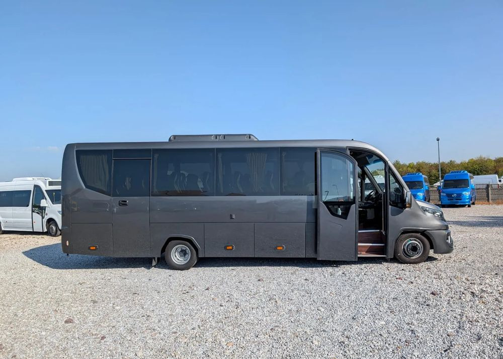 Iveco Daily 70C21 - Minibus, People carrier: picture 3 Iveco Daily 70C21 - Minibus, People carrier: picture 3