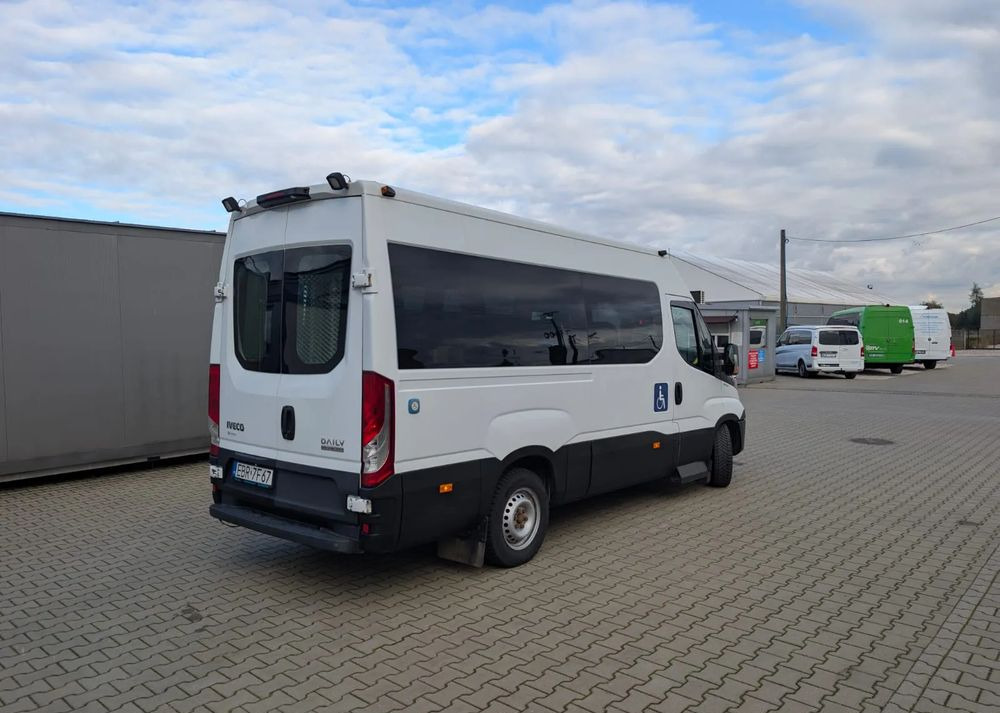 Iveco Daily - Minibus, People carrier: picture 3 Iveco Daily - Minibus, People carrier: picture 3