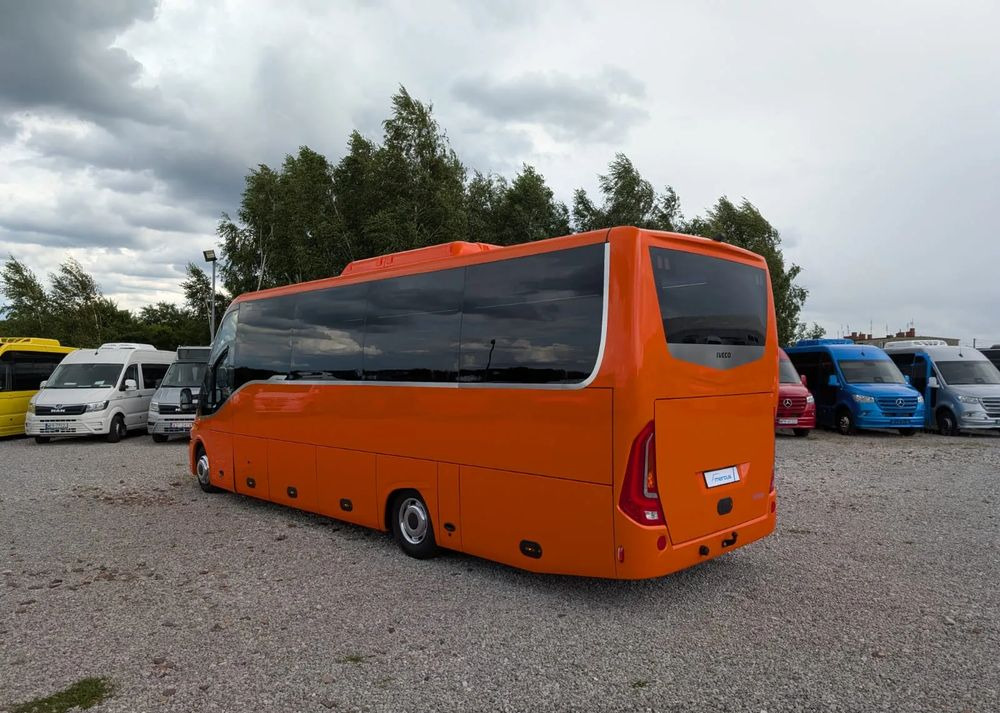 New Coach Iveco Daily: picture 12