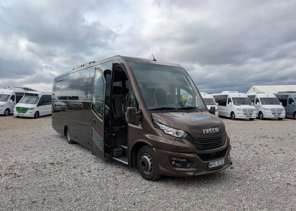 Iveco Daily - Minibus, People carrier: picture 1 Iveco Daily - Minibus, People carrier: picture 1