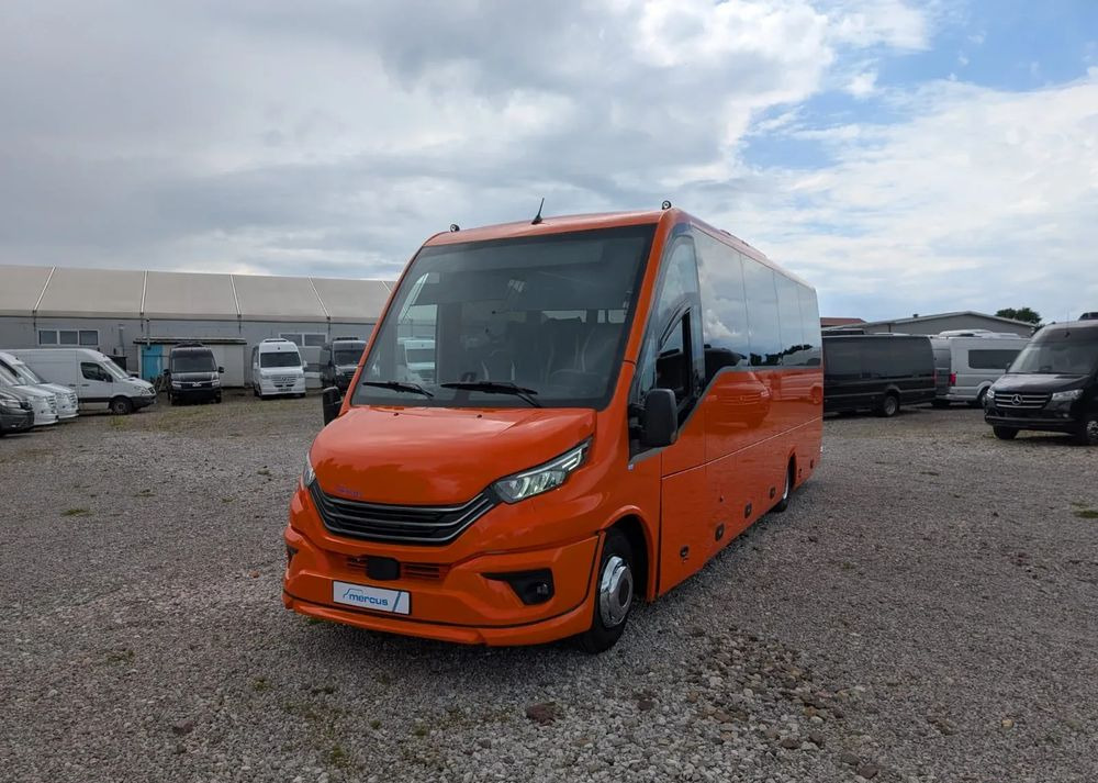 New Coach Iveco Daily: picture 17