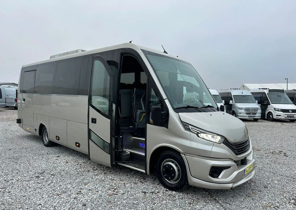 Iveco Daily - Minibus, People carrier: picture 1 Iveco Daily - Minibus, People carrier: picture 1