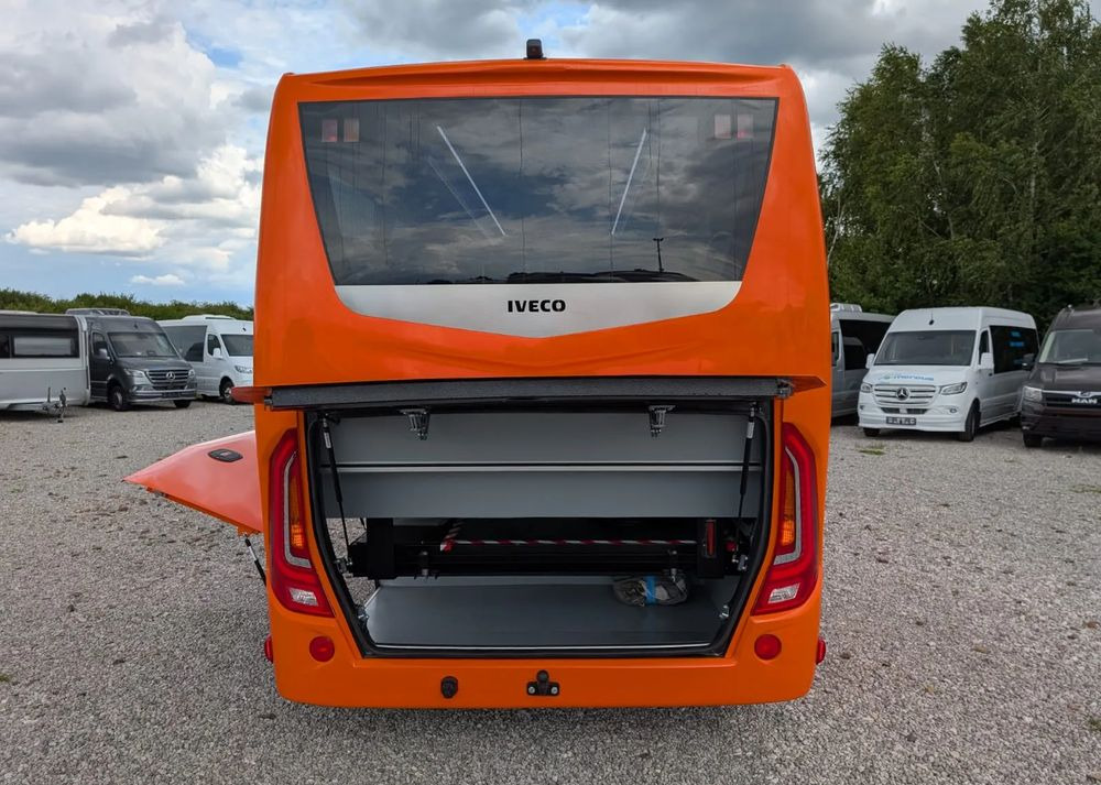 New Coach Iveco Daily: picture 10