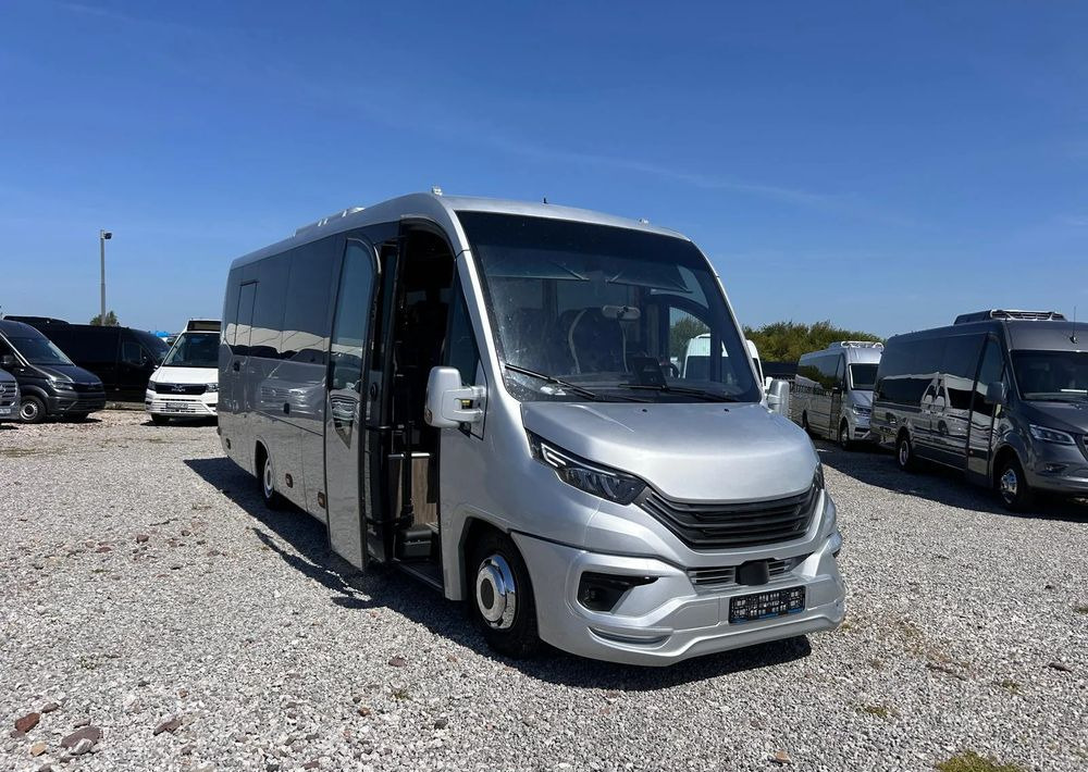 Iveco Daily - Minibus, People carrier: picture 1 Iveco Daily - Minibus, People carrier: picture 1