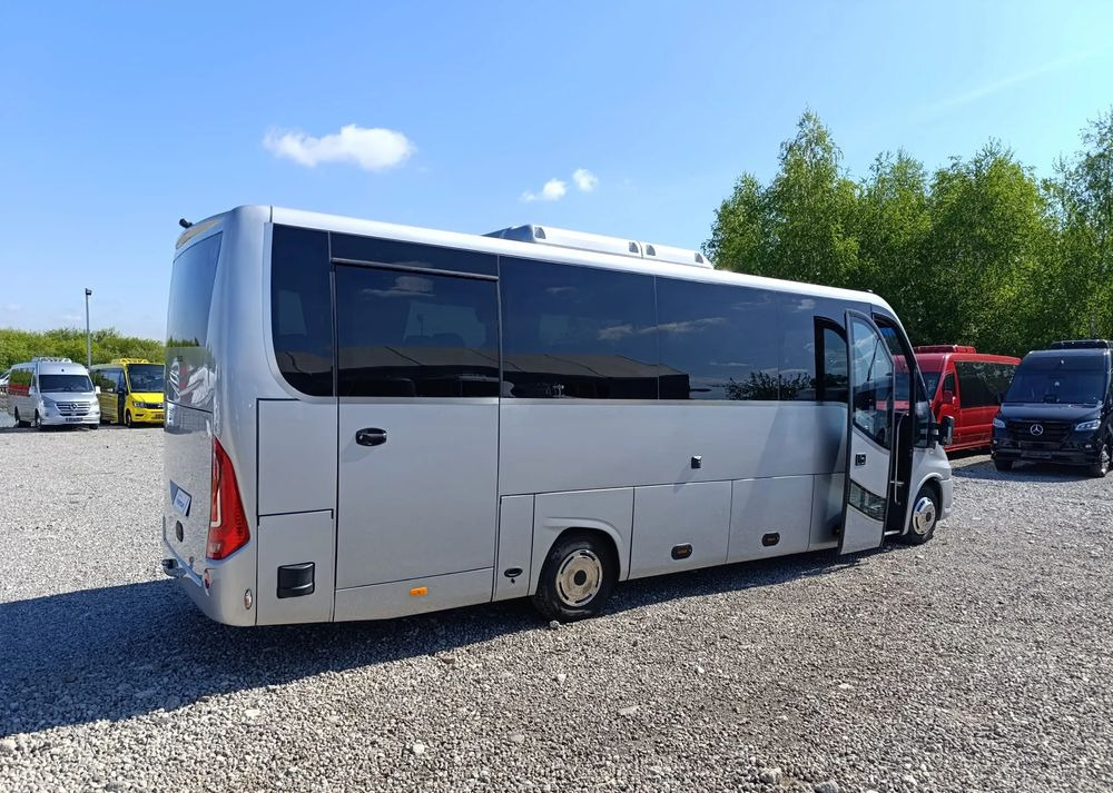 Iveco Daily - Minibus, People carrier: picture 5 Iveco Daily - Minibus, People carrier: picture 5