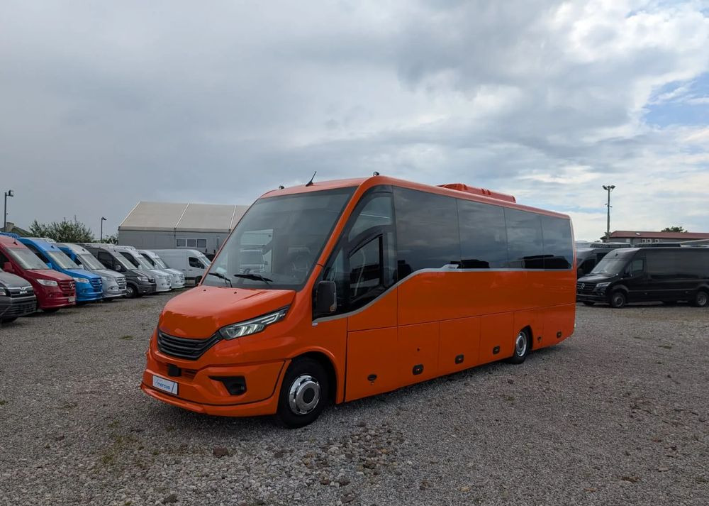 New Coach Iveco Daily: picture 16