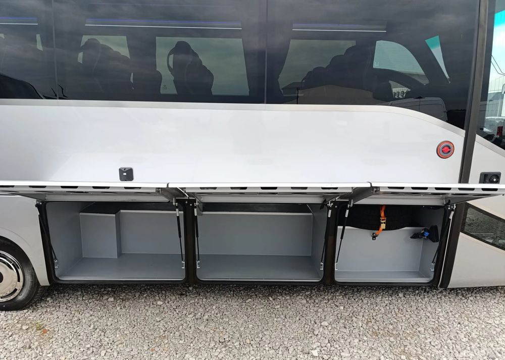 Iveco Daily - Minibus, People carrier: picture 4 Iveco Daily - Minibus, People carrier: picture 4