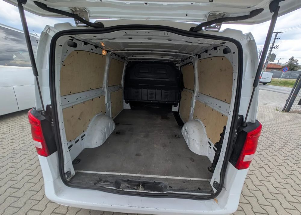 Panel van Mercedes-Benz Vito 116: picture 11