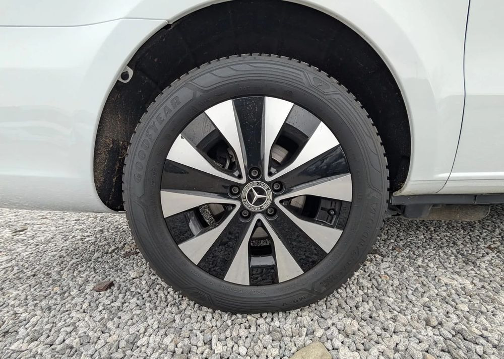 Mercedes-Benz Vito Tourer 114 - Minibus, People carrier: picture 4 Mercedes-Benz Vito Tourer 114 - Minibus, People carrier: picture 4