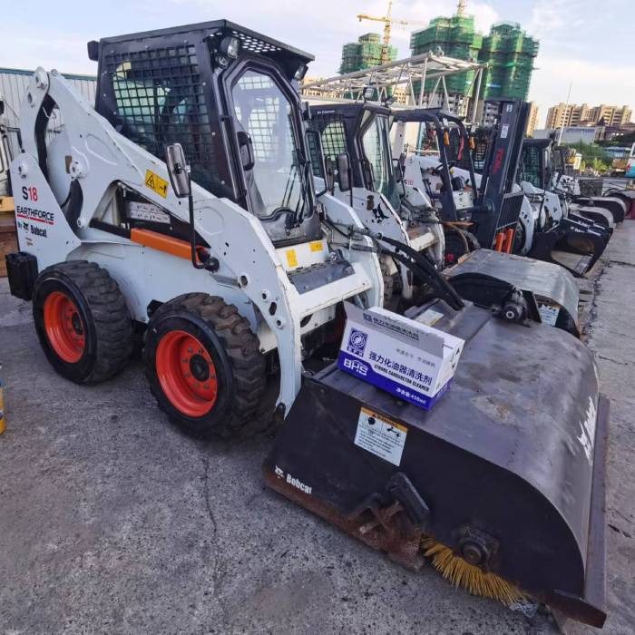 BOBCAT S18 - Skid steer loader: picture 1 BOBCAT S18 - Skid steer loader: picture 1