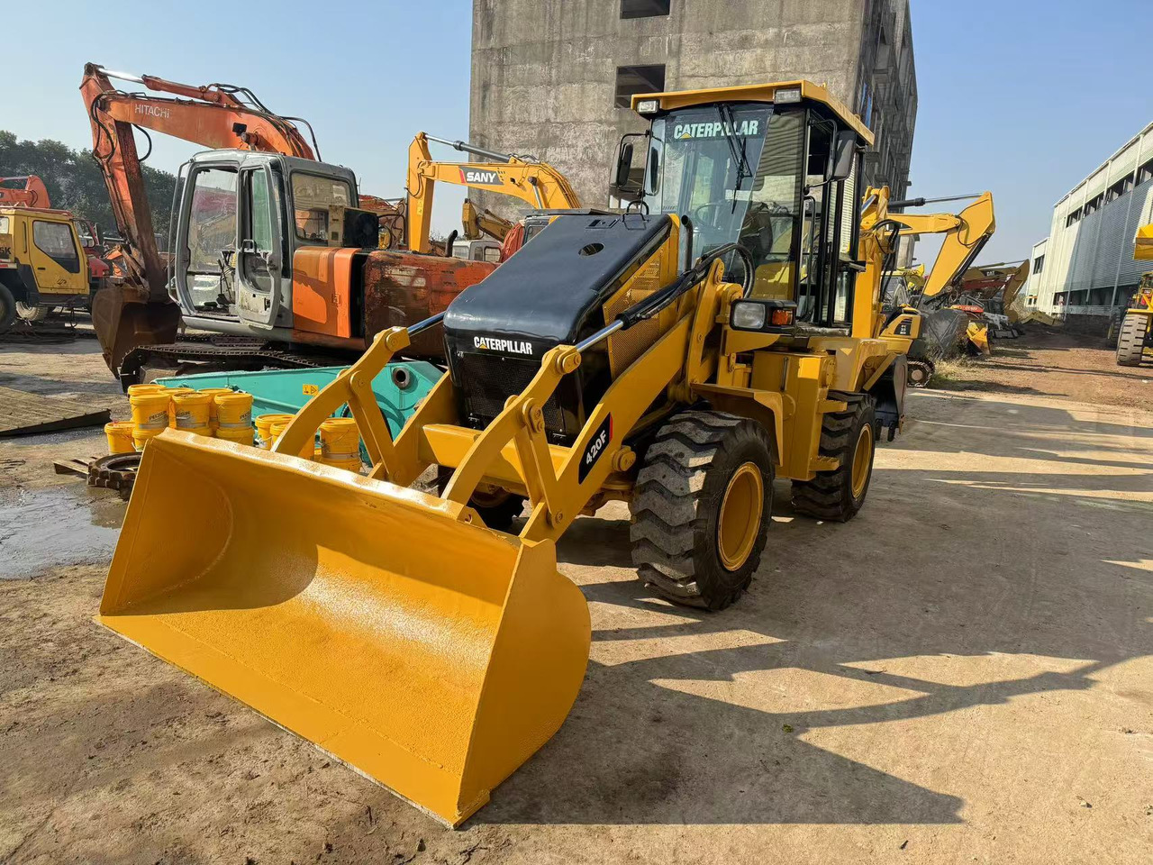 CAT 420F CHINA MADE - Backhoe loader: picture 1 CAT 420F CHINA MADE - Backhoe loader: picture 1