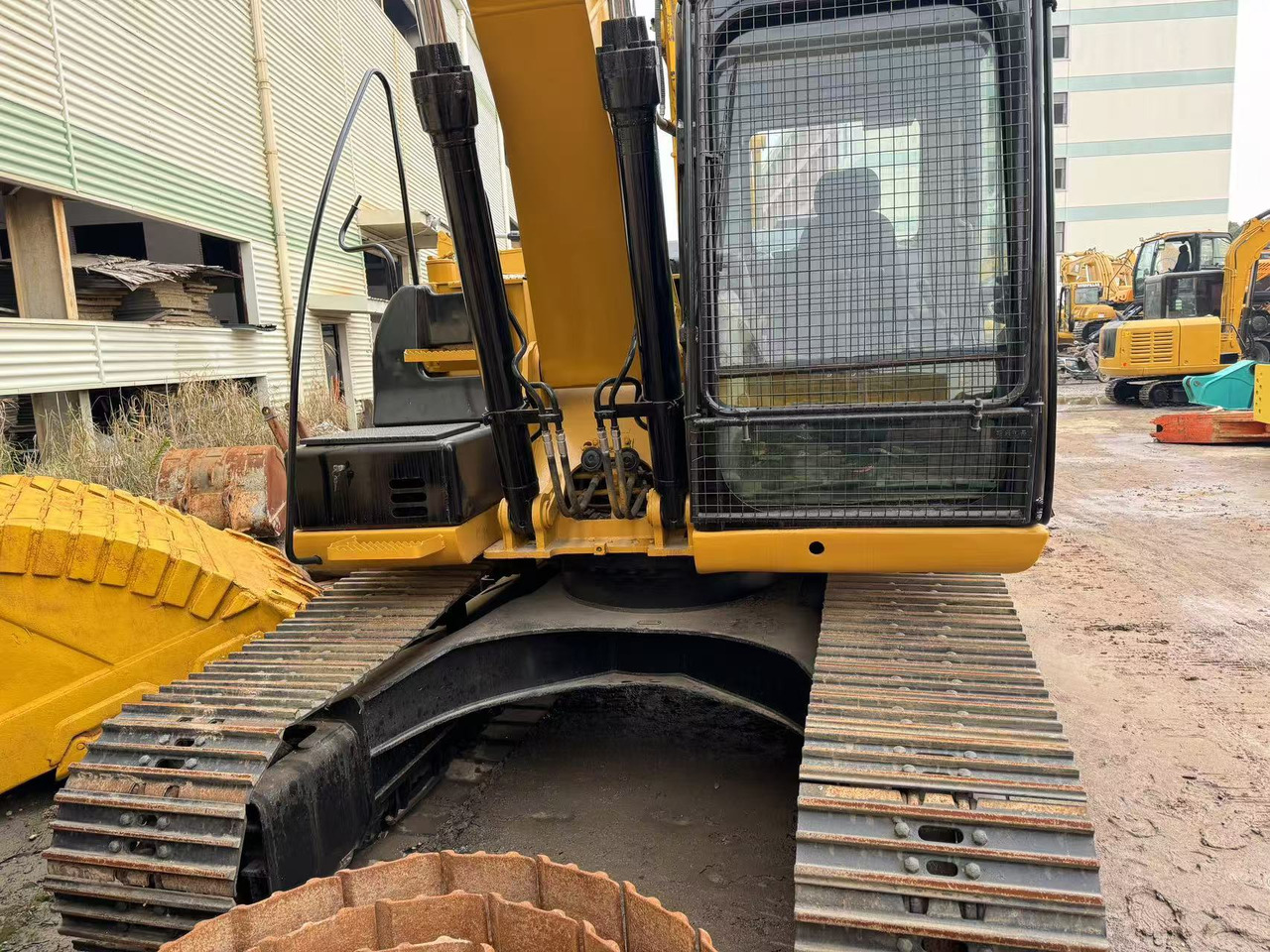 CATERPILLAR 315D2 - Crawler excavator: picture 3 CATERPILLAR 315D2 - Crawler excavator: picture 3