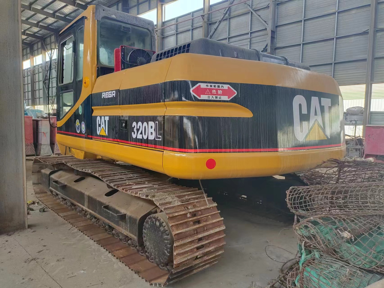 CATERPILLAR 320BL - Crawler excavator: picture 3 CATERPILLAR 320BL - Crawler excavator: picture 3