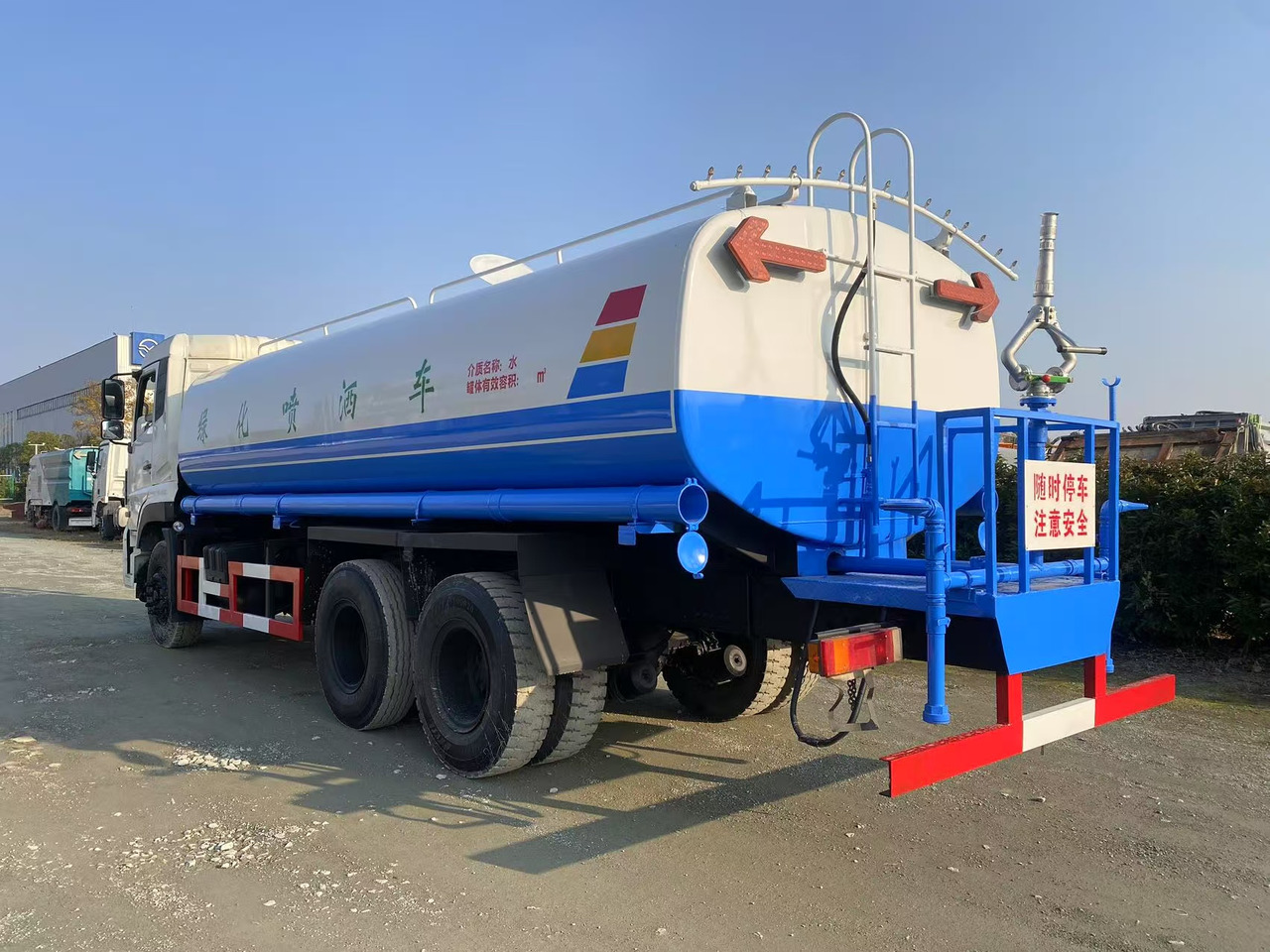 DONGFENG 20000L water truck Sprinkler - Tanker truck: picture 3 DONGFENG 20000L water truck Sprinkler - Tanker truck: picture 3