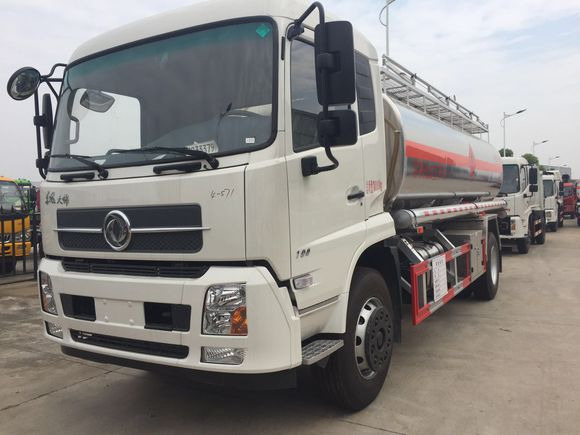 DONGFENG Tank truck - Tanker truck: picture 1 DONGFENG Tank truck - Tanker truck: picture 1