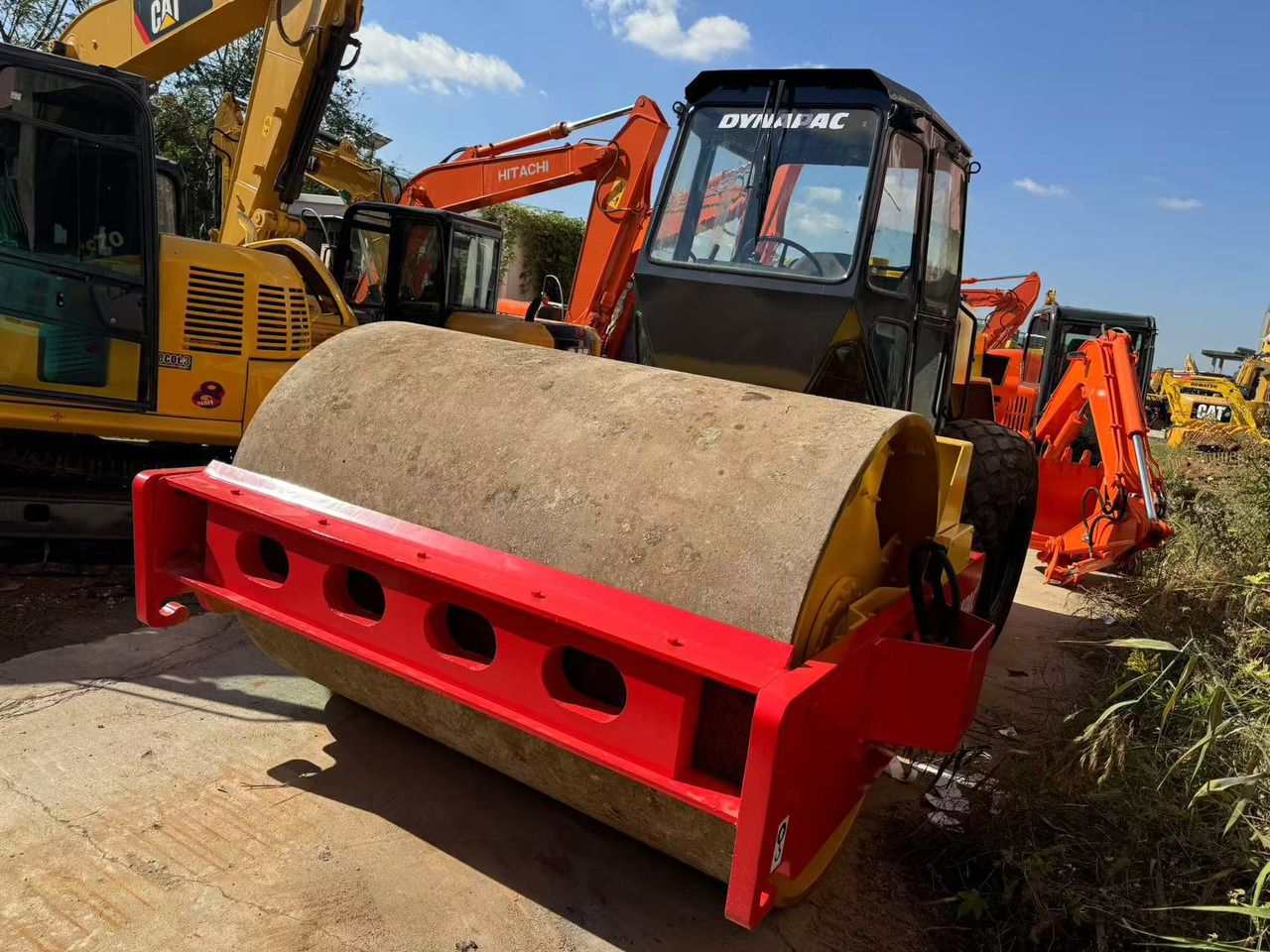 DYNAPAC CA30D - Compactor: picture 1 DYNAPAC CA30D - Compactor: picture 1