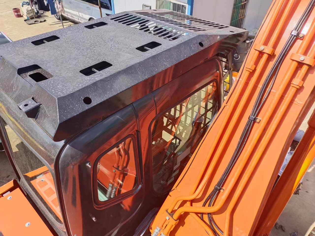 HITACHI ZX200 - Crawler excavator: picture 5 HITACHI ZX200 - Crawler excavator: picture 5