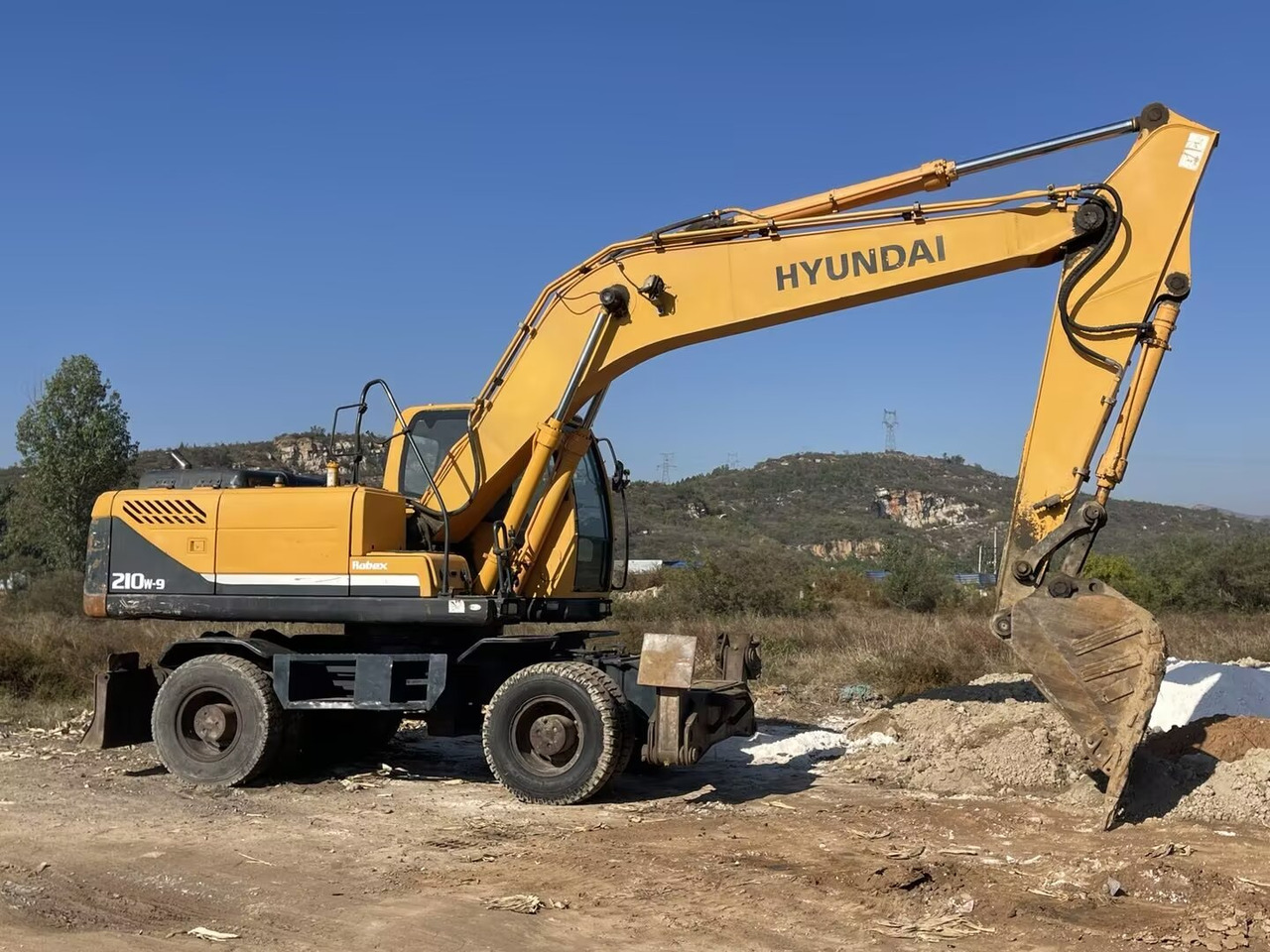 HYUNDAI 210W-9 - Wheel excavator: picture 3 HYUNDAI 210W-9 - Wheel excavator: picture 3