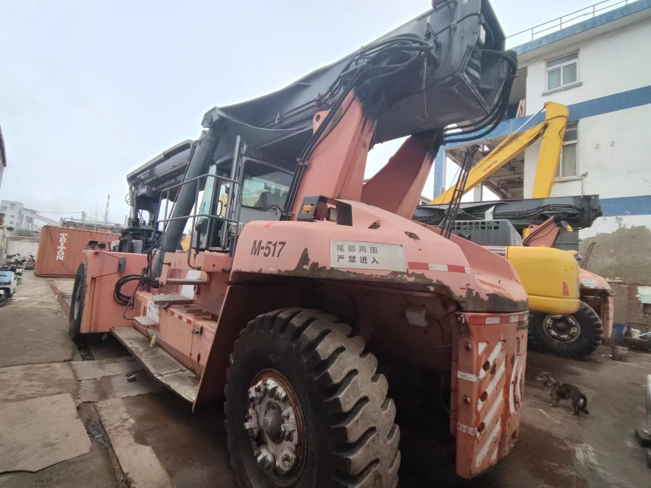 KALMAR DRF450 - Reach stacker: picture 1 KALMAR DRF450 - Reach stacker: picture 1