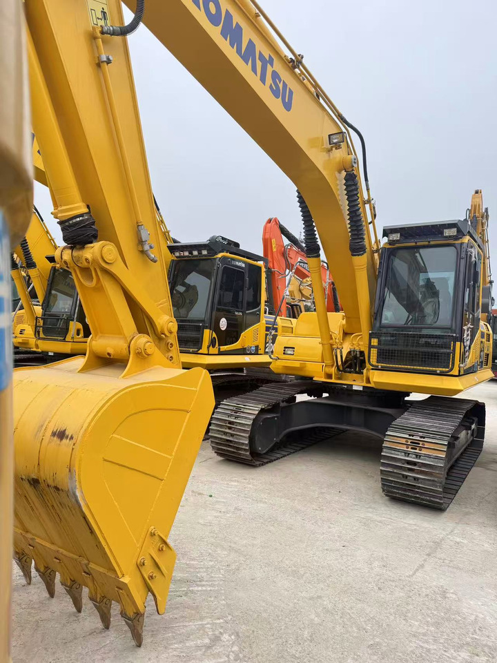 KOMATSU PC210-8 - Crawler excavator: picture 2 KOMATSU PC210-8 - Crawler excavator: picture 2